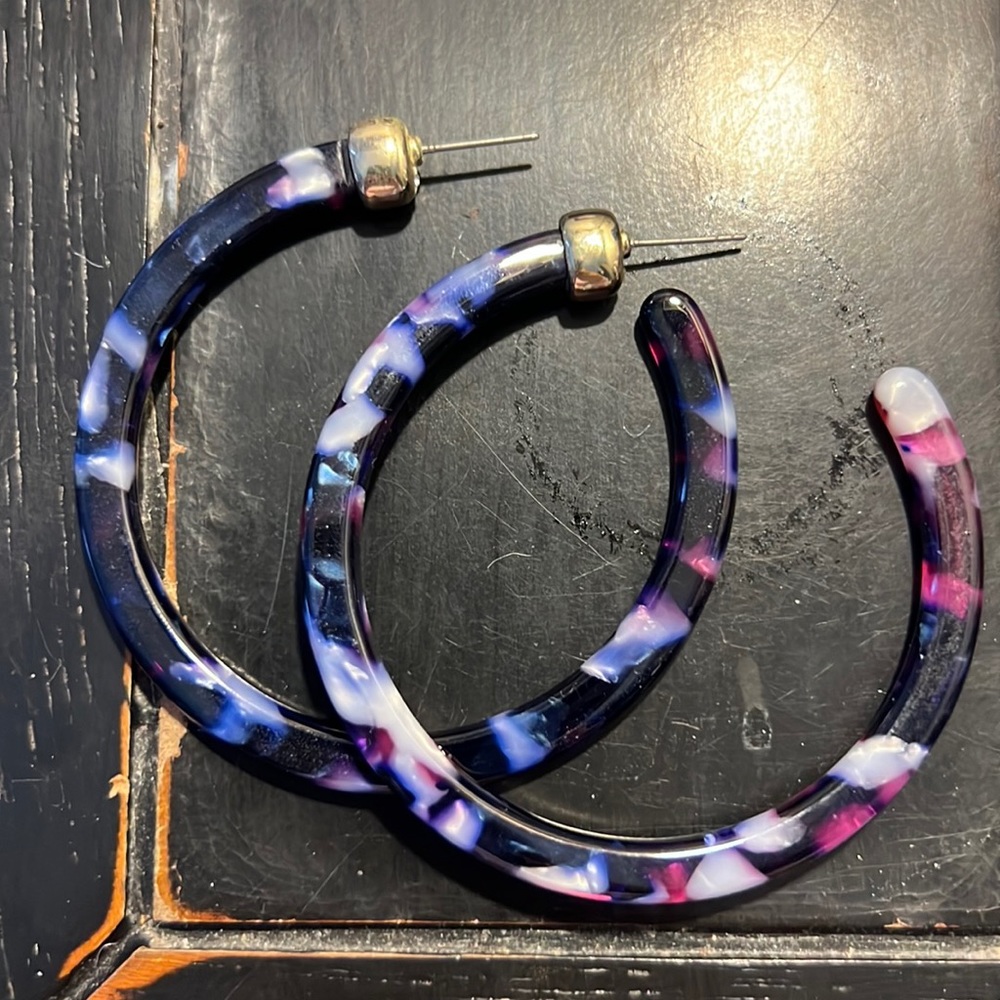Acrylic Earrings💙